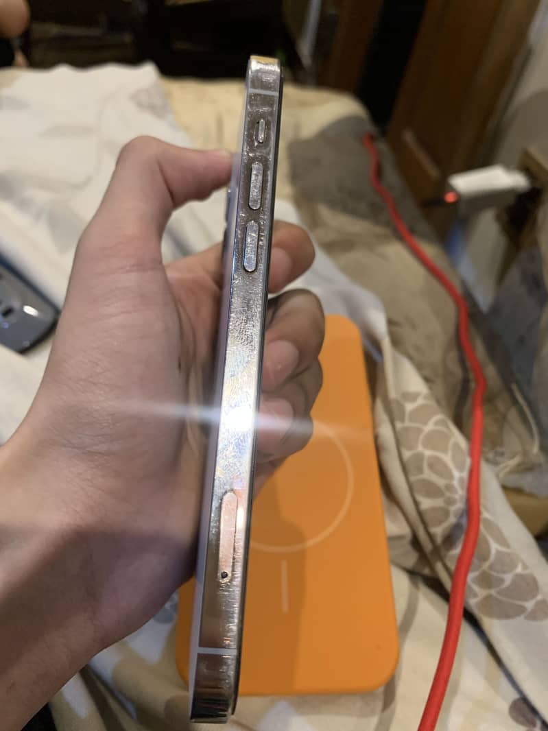 Apple iPhone 12 Pro 3