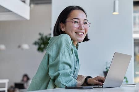 Female Assistant Required For Office(Experience not Required)