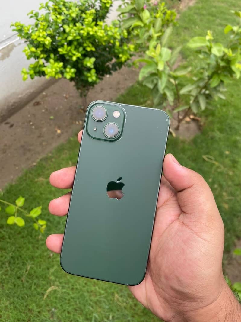 Apple iPhone 13 1