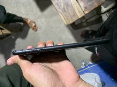 I am selling iPhone 7+ 128gb