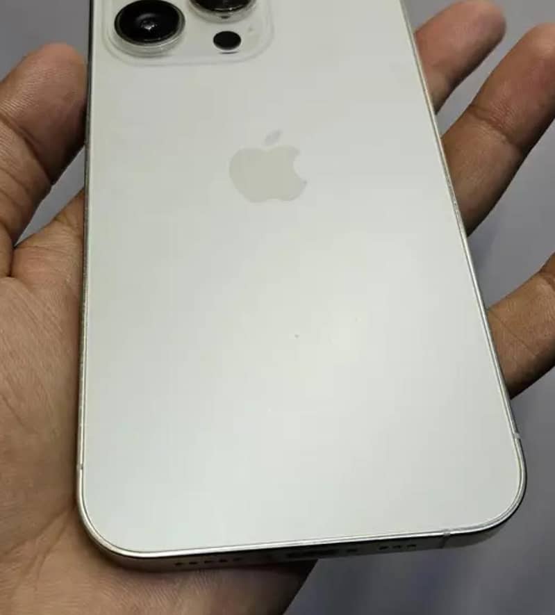 Apple iPhone 13 Pro 1