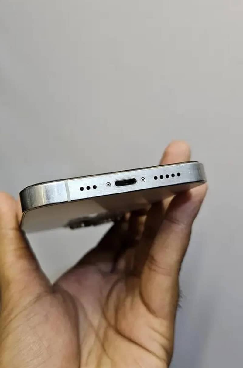 Apple iPhone 13 Pro 2