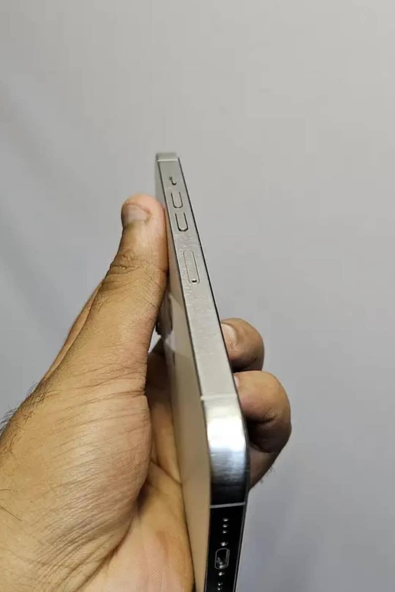 Apple iPhone 13 Pro 3