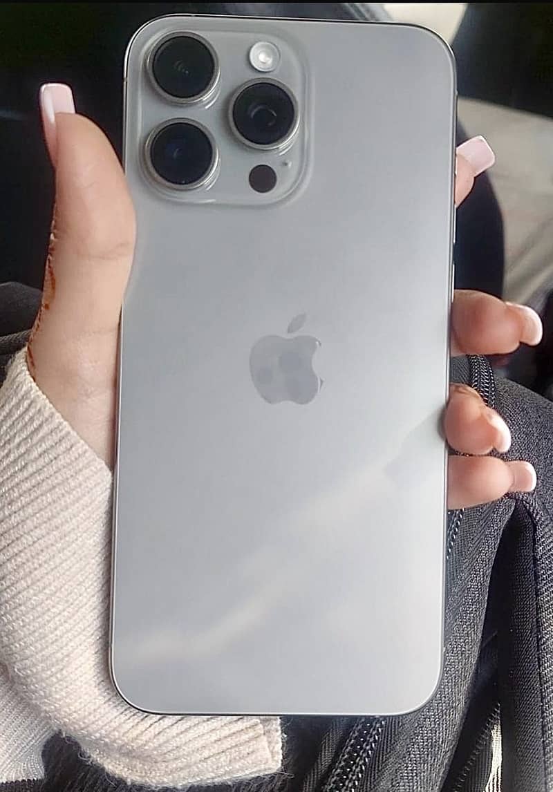 Apple iPhone 15 Pro Max 0
