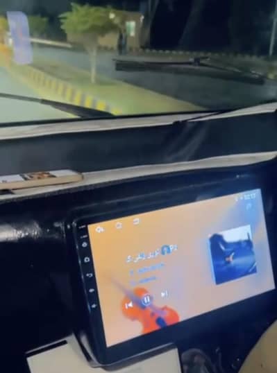 Suzuki Ravi 2017
