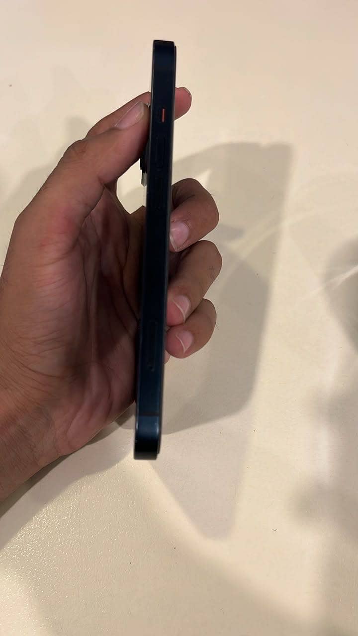 Apple iPhone 13 4