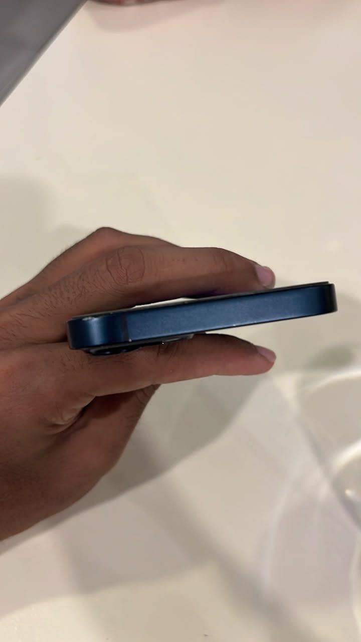 Apple iPhone 13 5