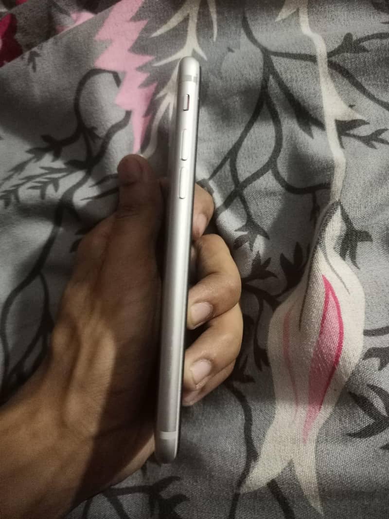 Apple iPhone 7 read description 1