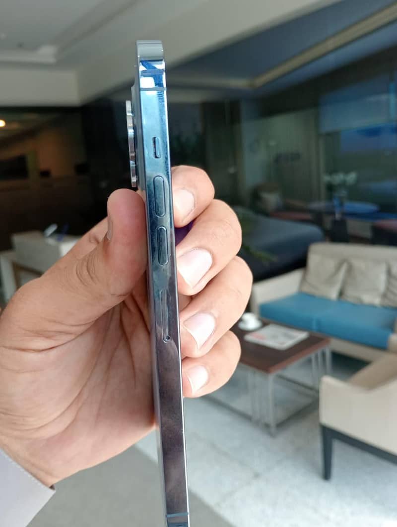 Apple iPhone 13 Pro Max 1