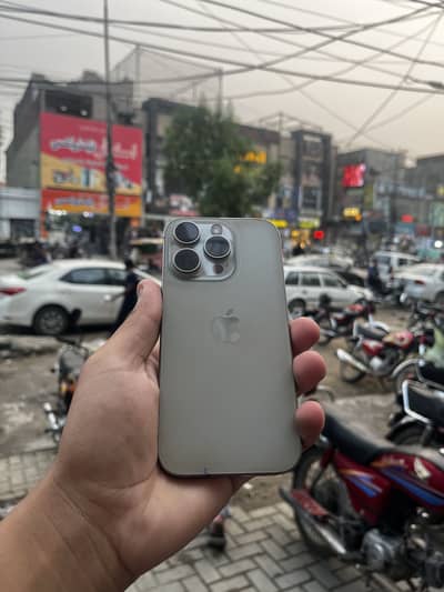 Apple iPhone 16 Pro