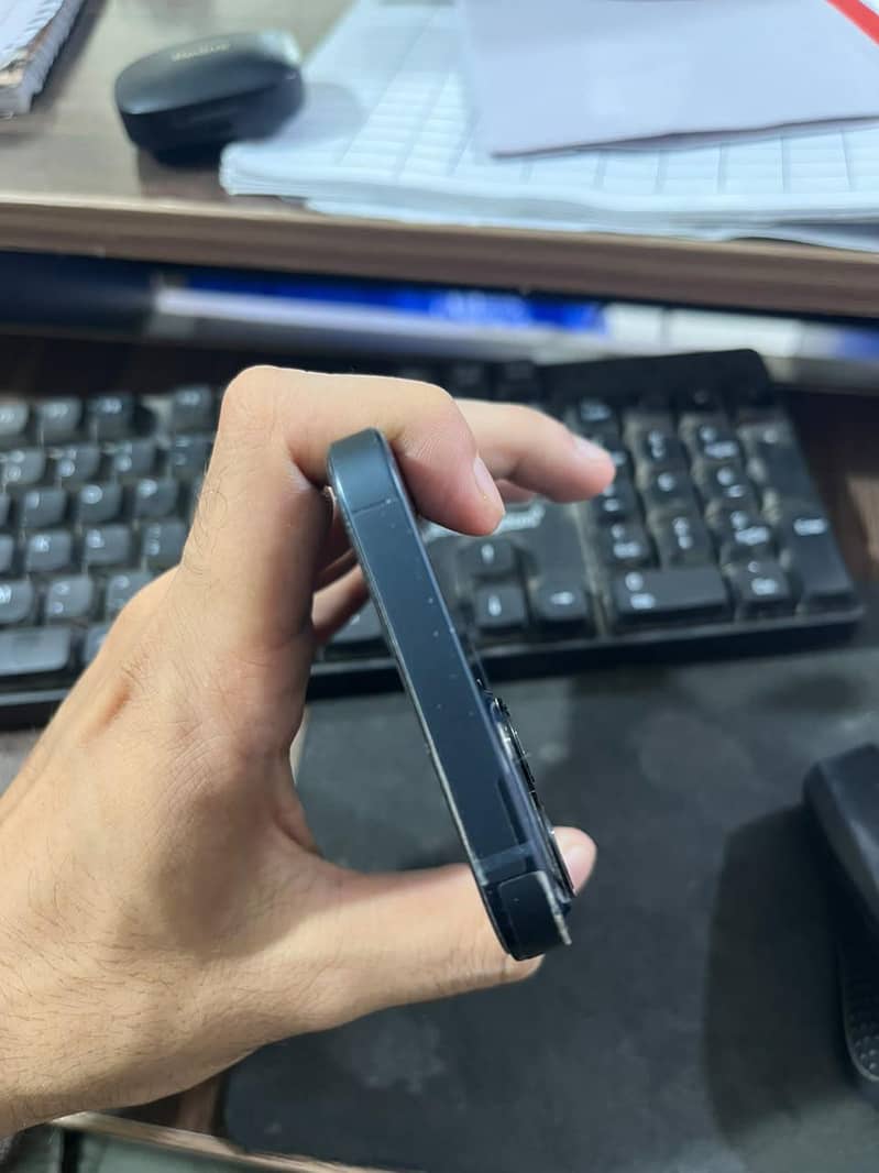 Apple iPhone 13 3