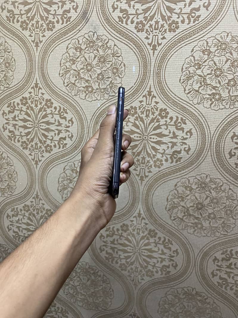 Apple iPhone X 3