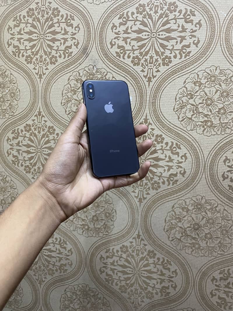 Apple iPhone X 4