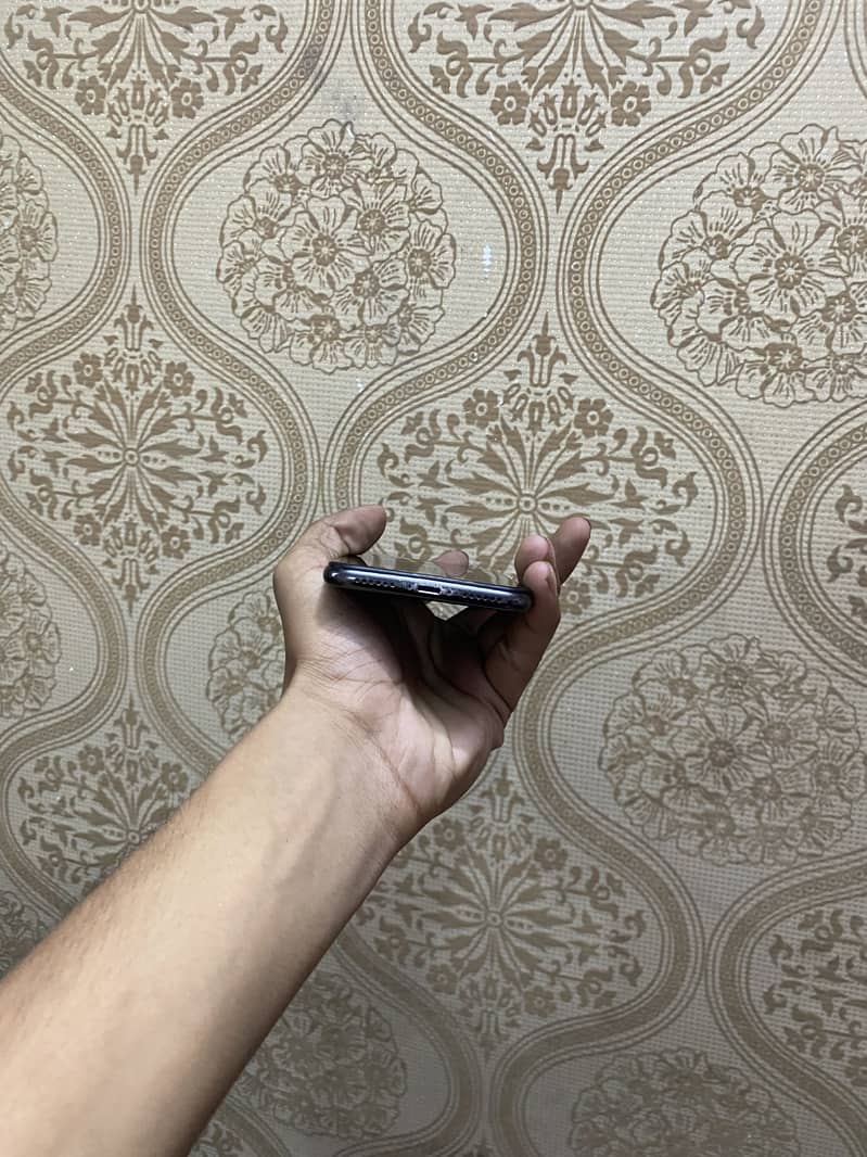 Apple iPhone X 5