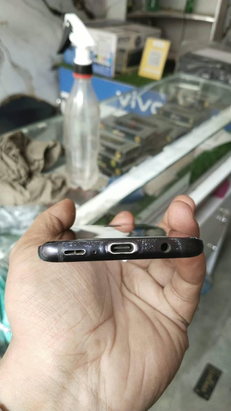 Apple iPhone 11 4