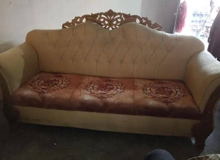 Beautiful sofa set 3