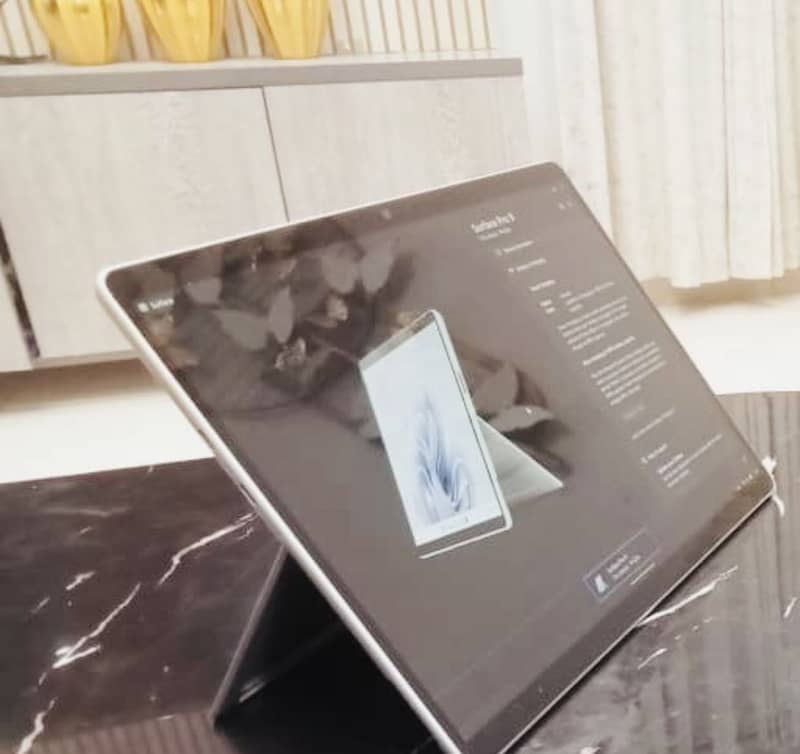 Microsoft Surface Pro 9 tablet without keyboard (typecover) 1
