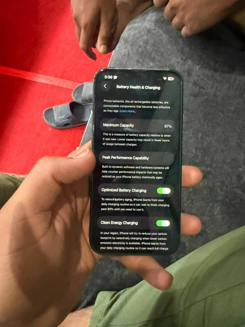 Apple iPhone 13 8