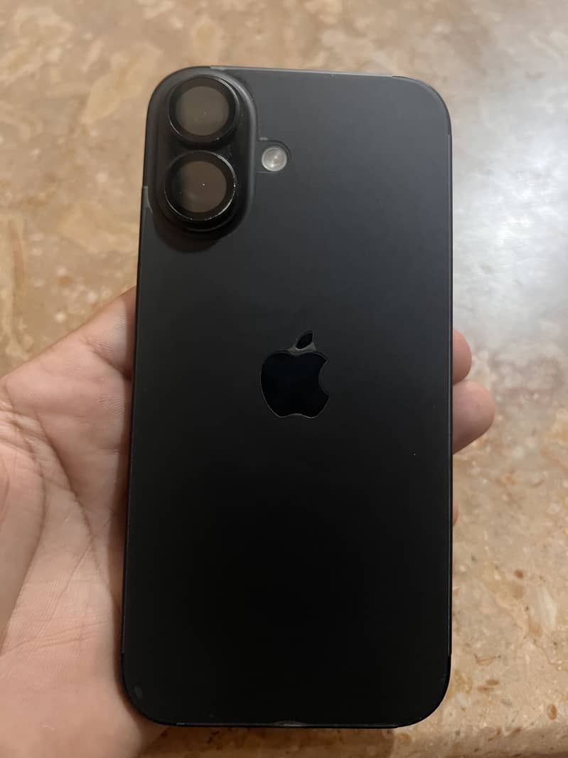 Apple iPhone 16 0