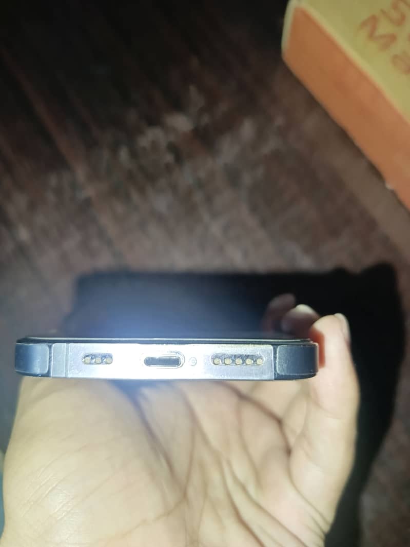 iPhone 14 pro 3