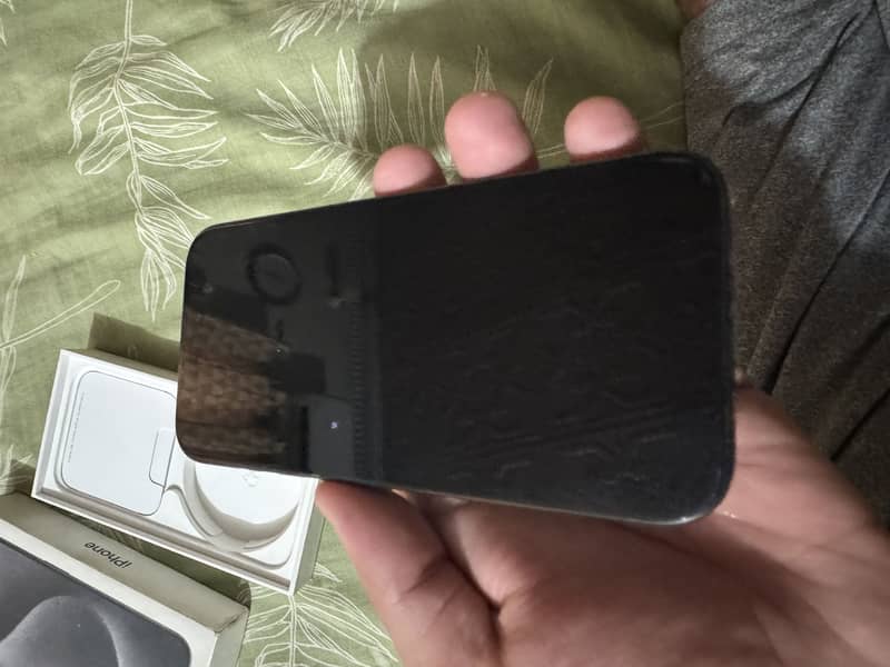 Apple iPhone 15 Pro 3