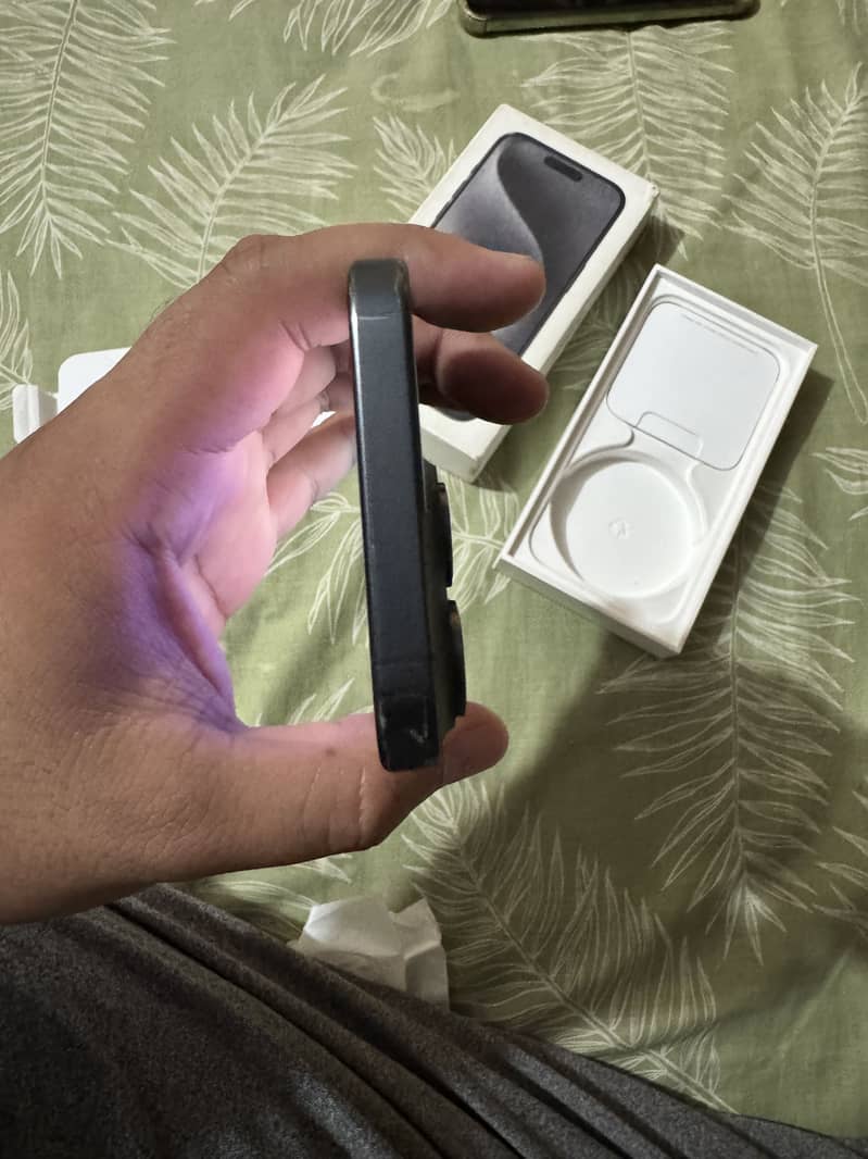 Apple iPhone 15 Pro 6