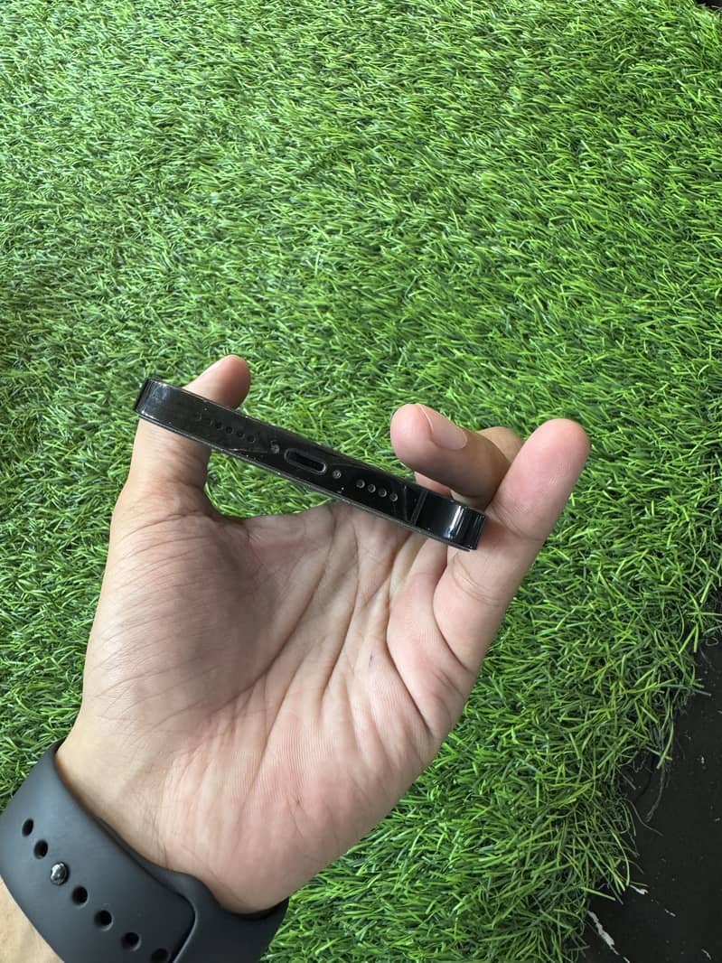 Apple iPhone 14 Pro Max 1