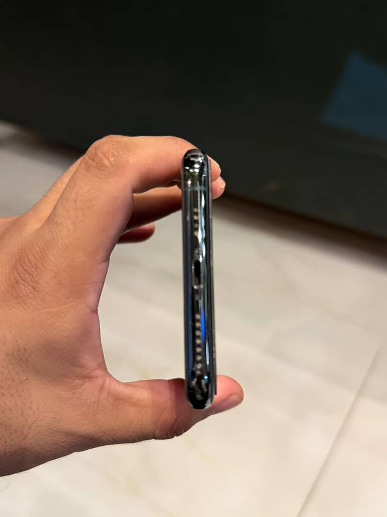 Apple iPhone 11 Pro Max 0