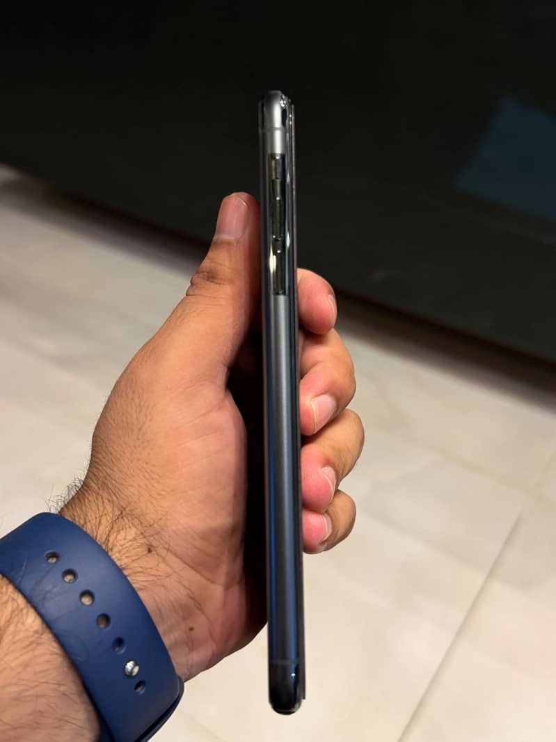 Apple iPhone 11 Pro Max 3