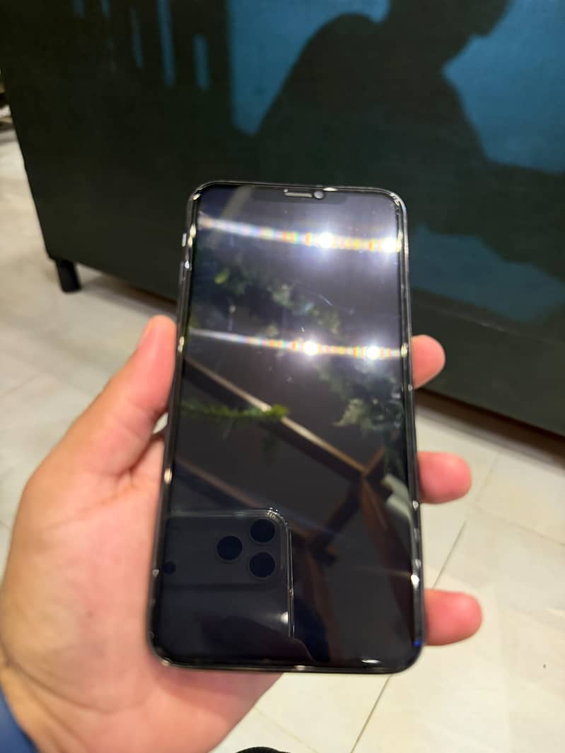 Apple iPhone 11 Pro Max 6