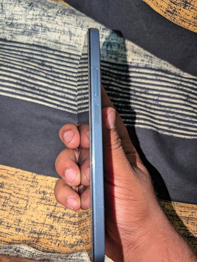 Realme C63 4