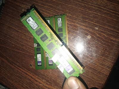 Selling urgent . 8GB DDR3 RAM for desktop 