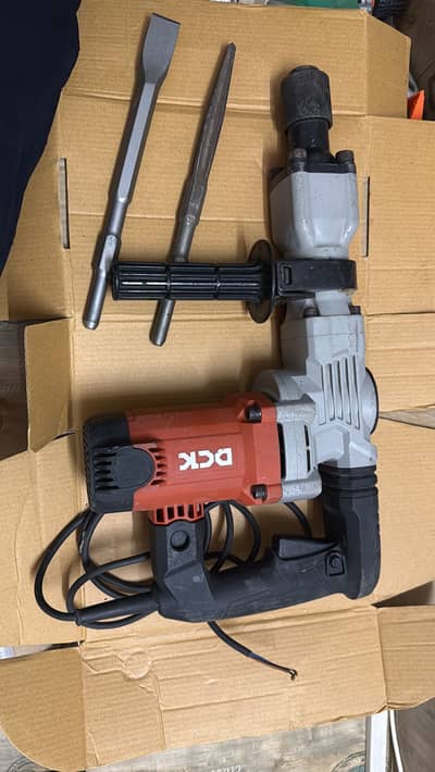 Demolition breaker / Hammer