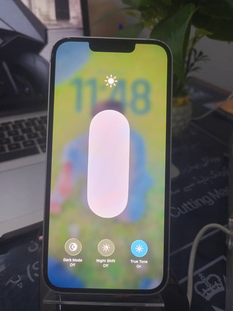 Apple iPhone 13 6