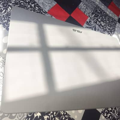 ASUS Chromebook CX15 – Brand New | Open Box | Excellent Condition