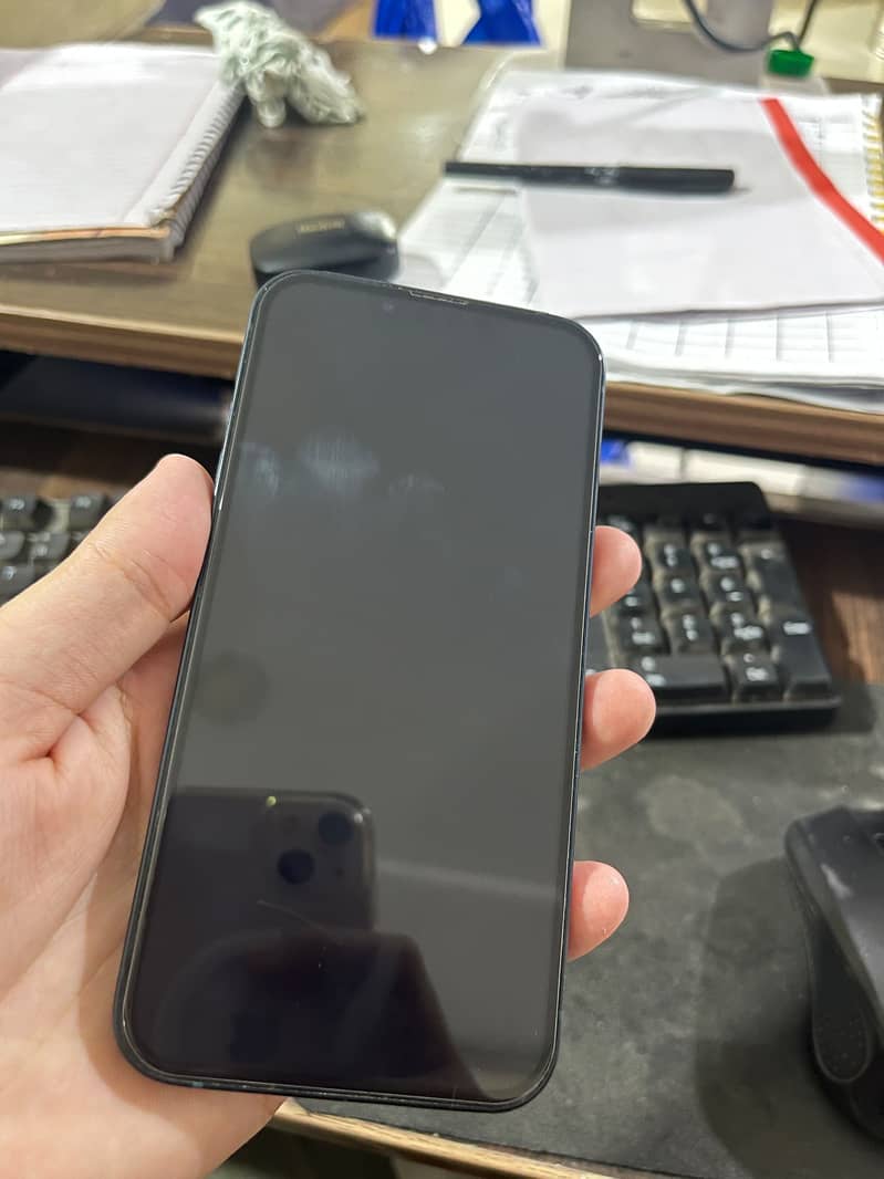 Apple iPhone 13 1