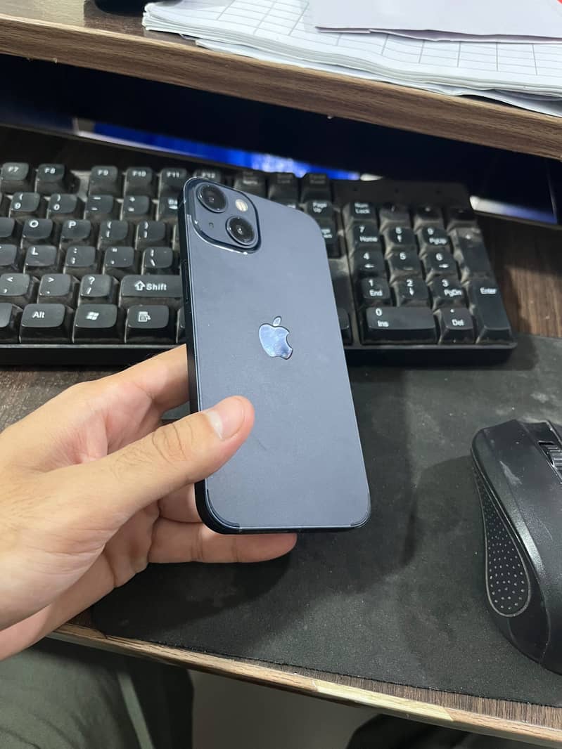 Apple iPhone 13 7