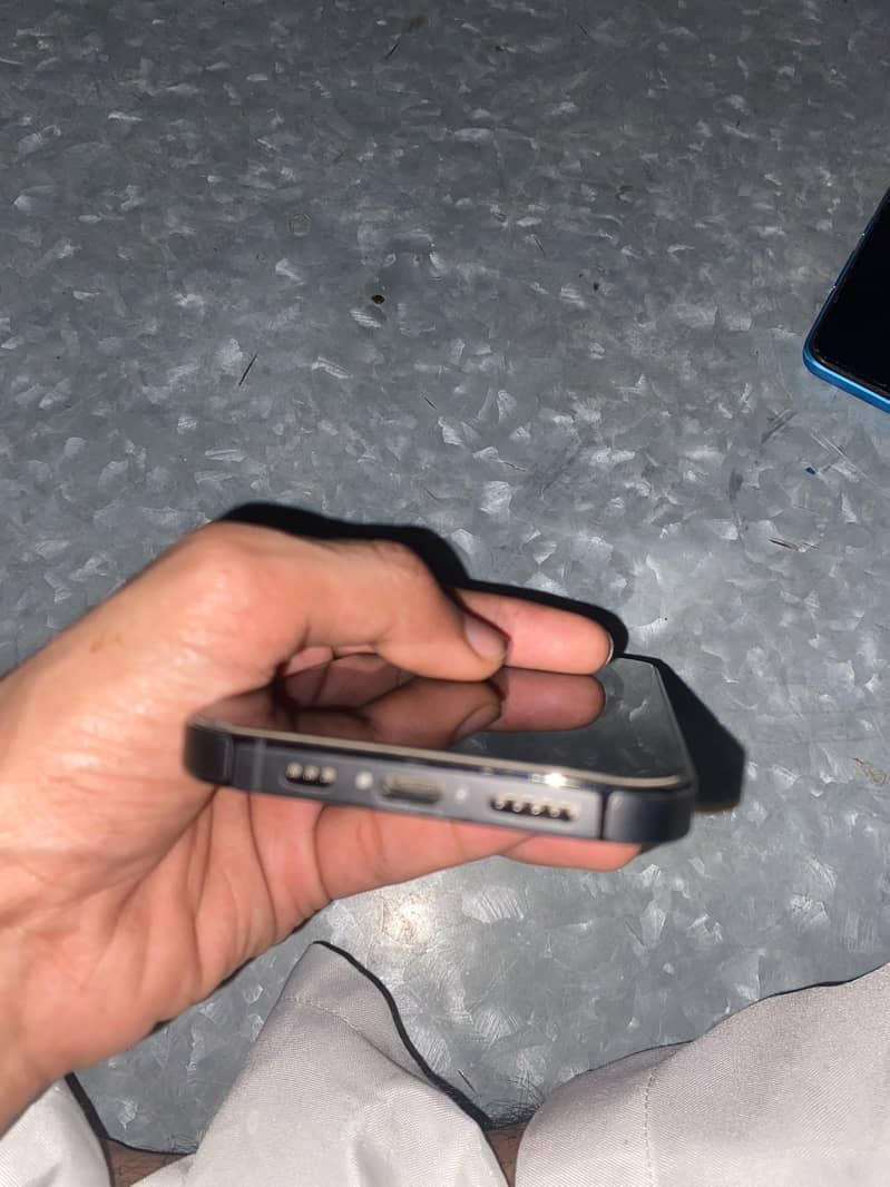 Apple iPhone 13 Pro 2