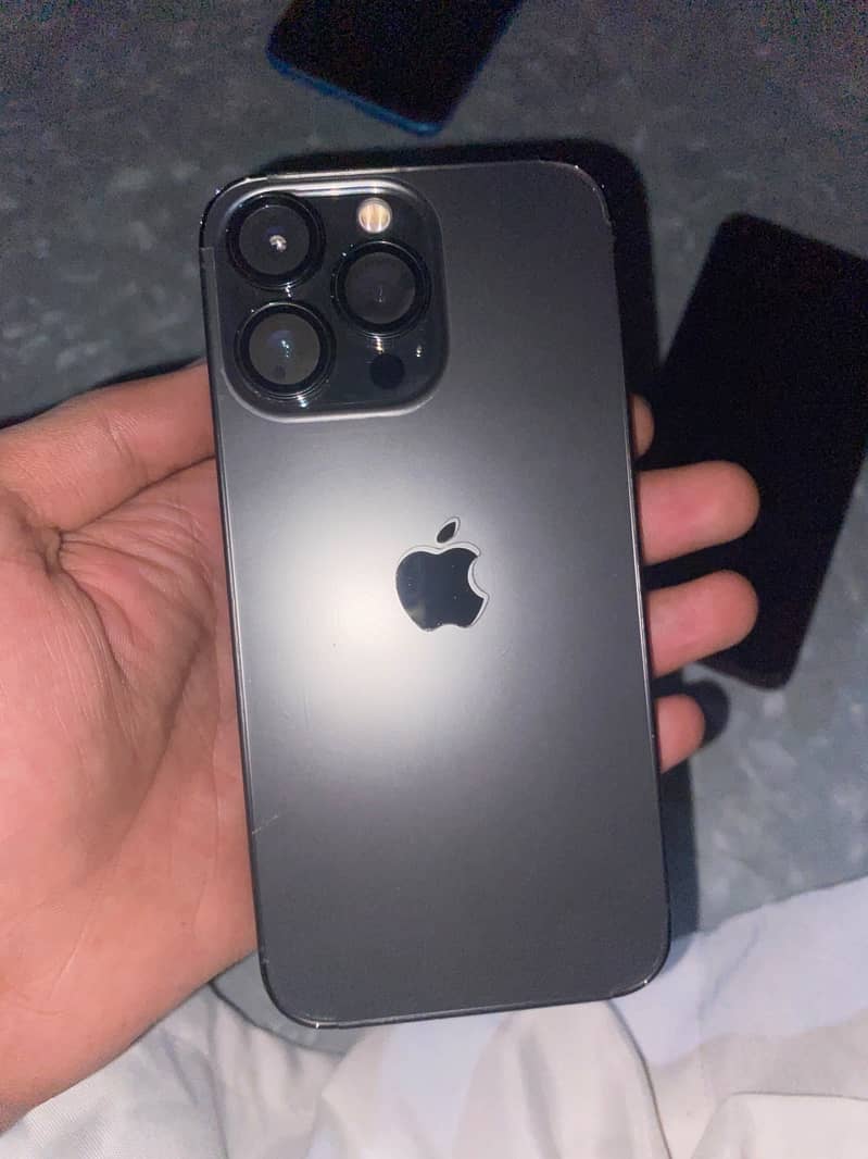 Apple iPhone 13 Pro 8