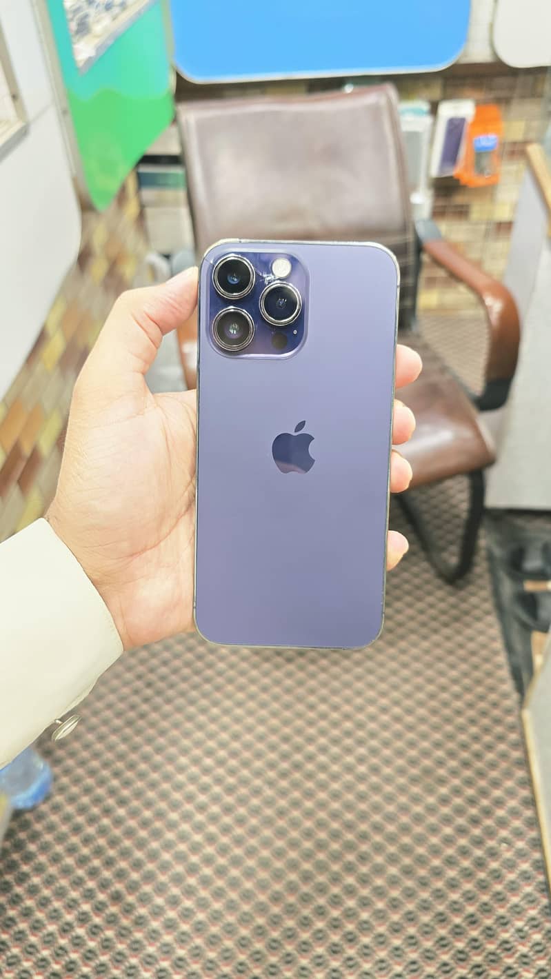 Apple iPhone 14 Pro Max 1