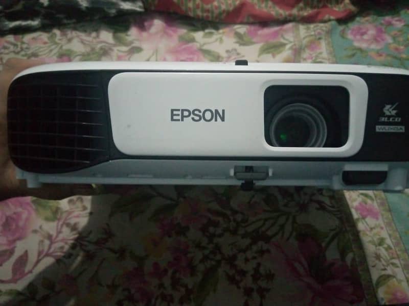 Epson EB-U42 Projector*  1