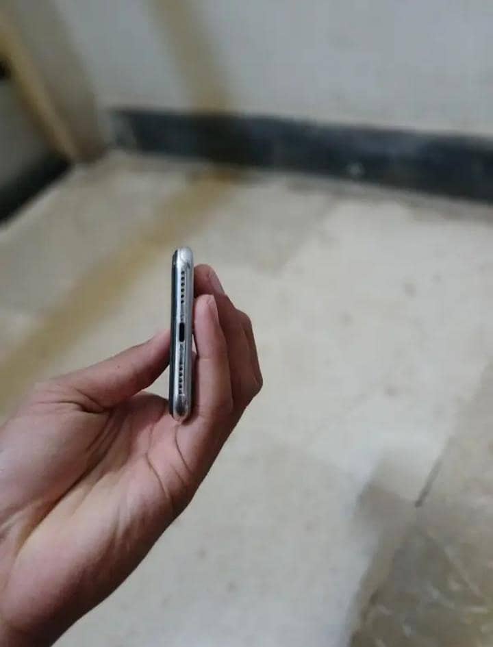 Apple iPhone X 0
