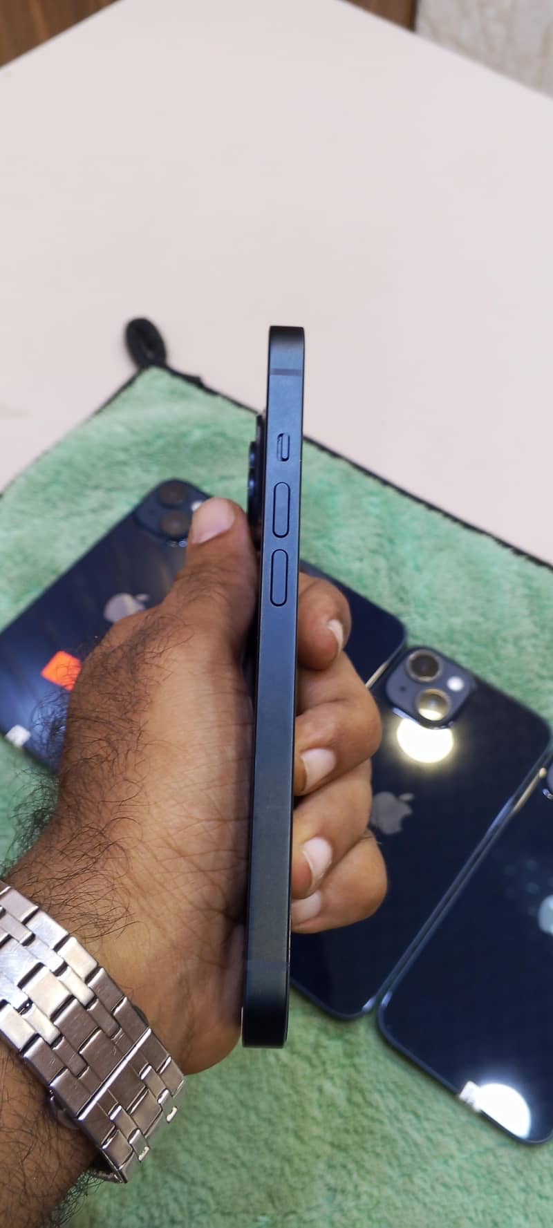 Apple iPhone 14 2