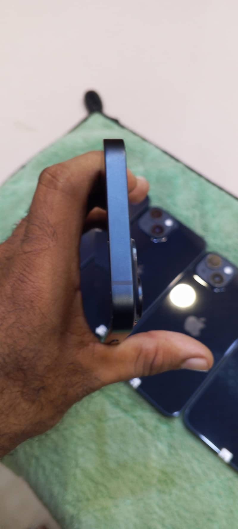 Apple iPhone 14 3