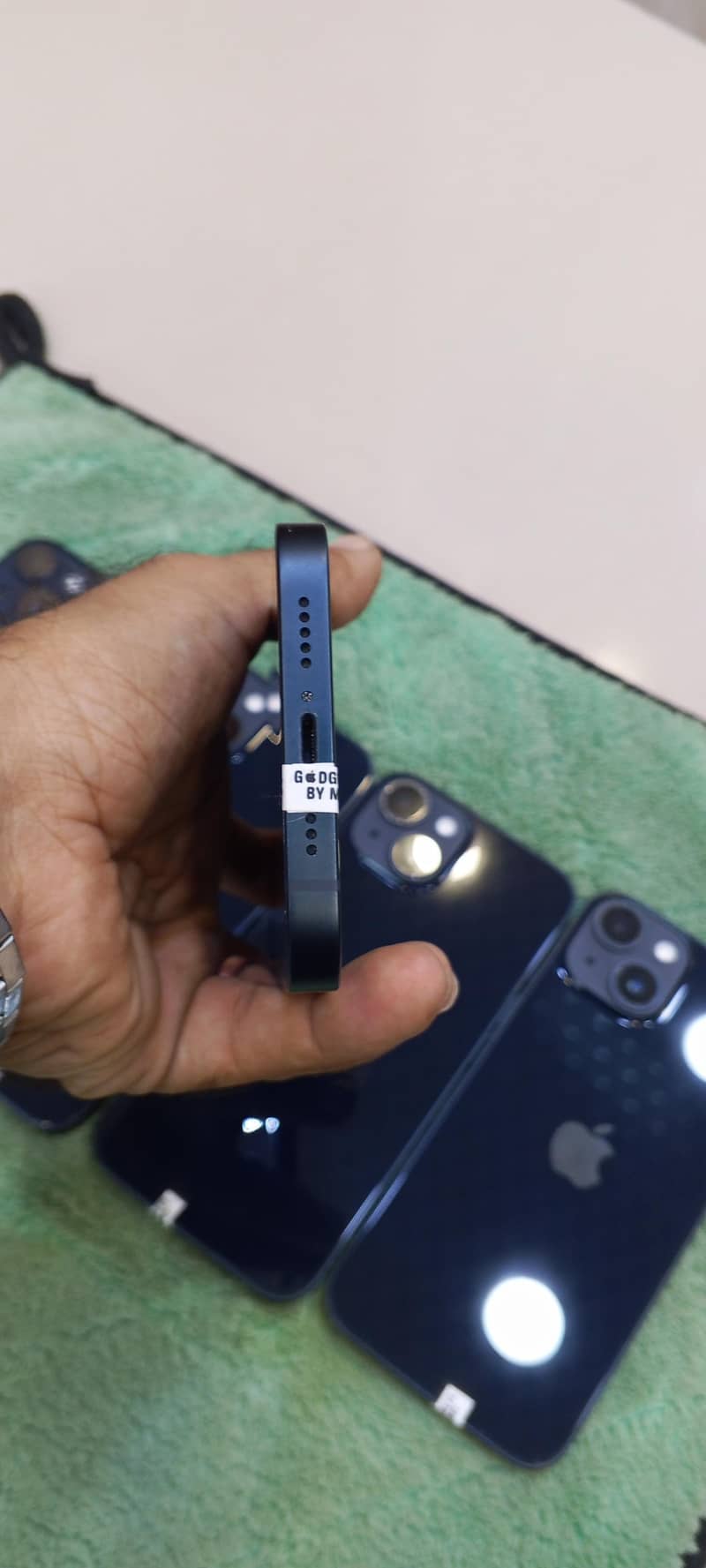Apple iPhone 14 4