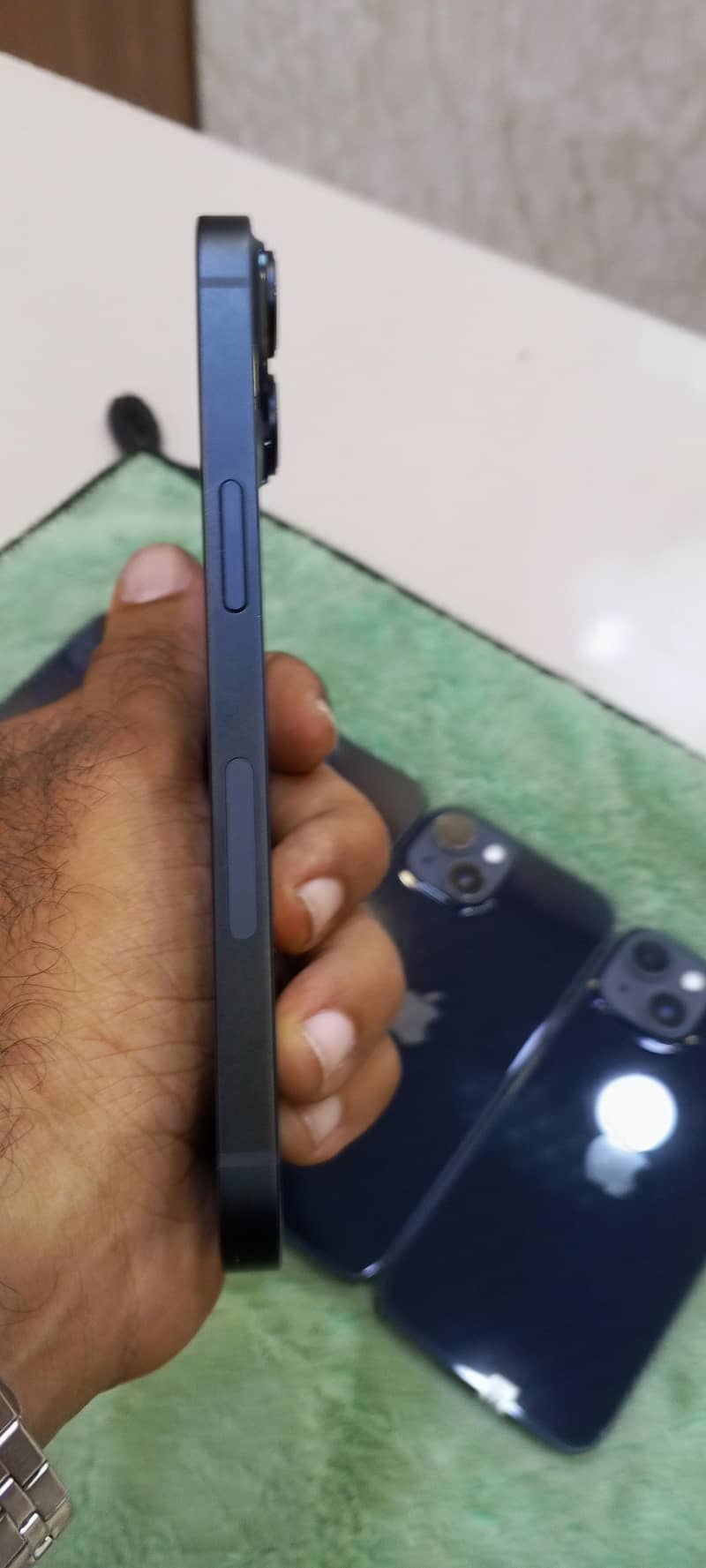 Apple iPhone 14 5
