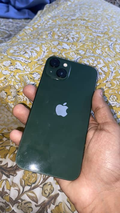 Apple iPhone 13