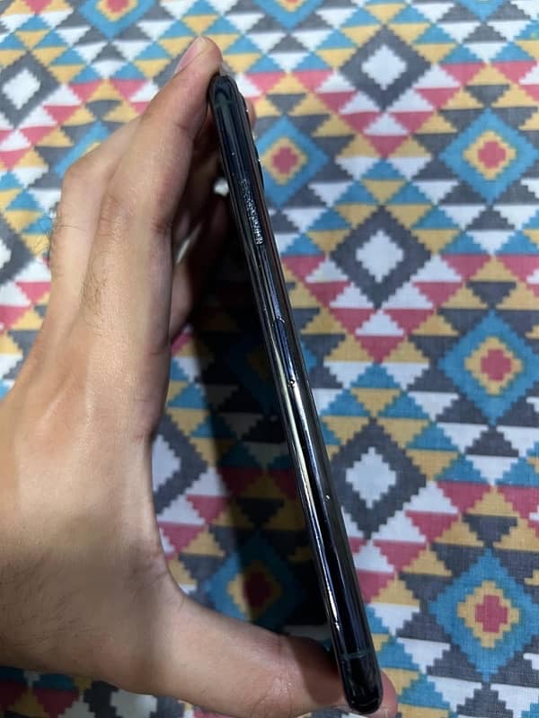 iPhone 11 Pro Max 2