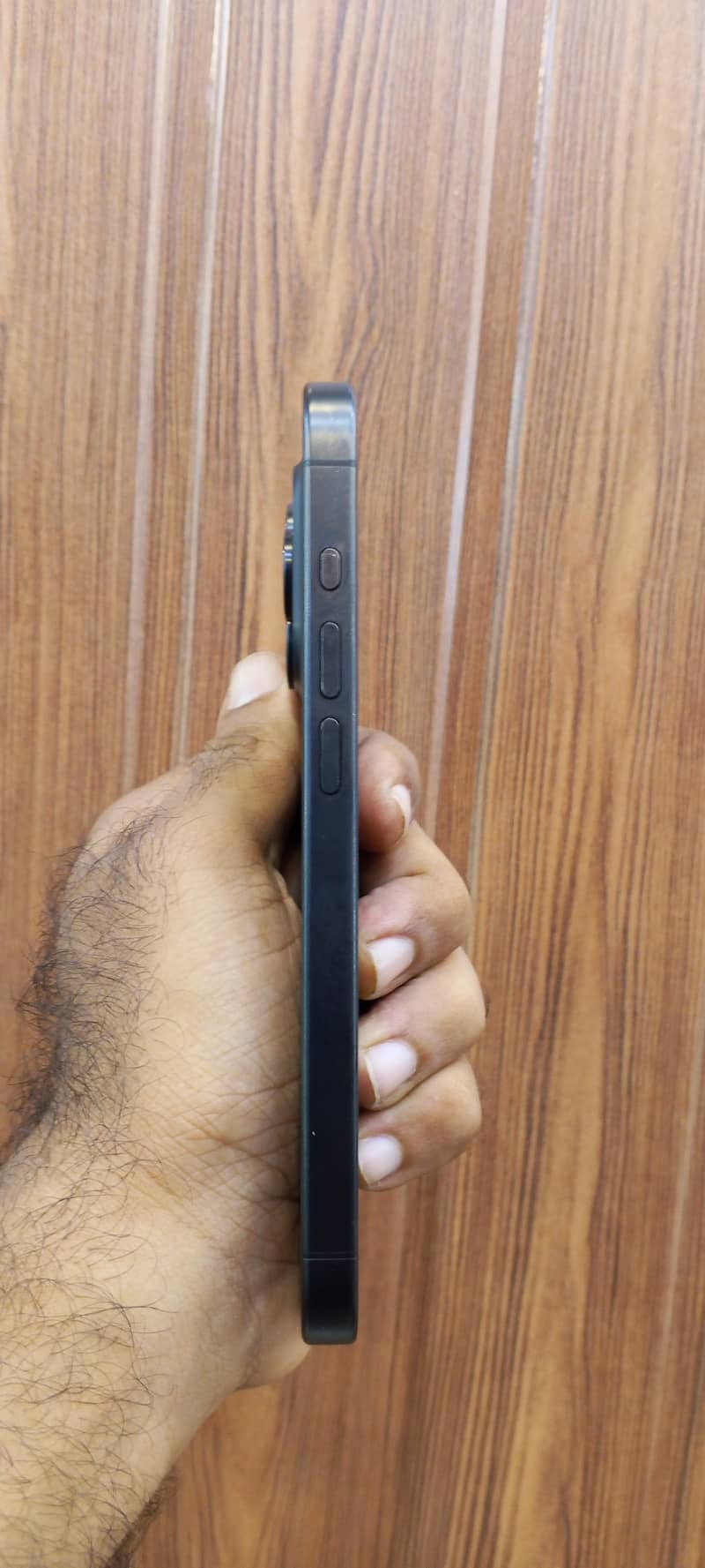 Apple iPhone 15 Pro 2