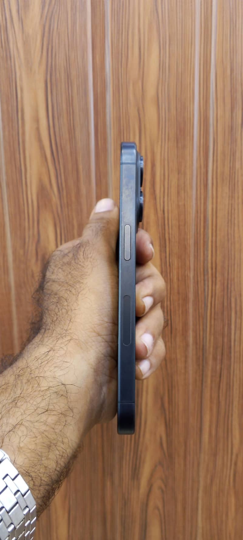 Apple iPhone 15 Pro 4